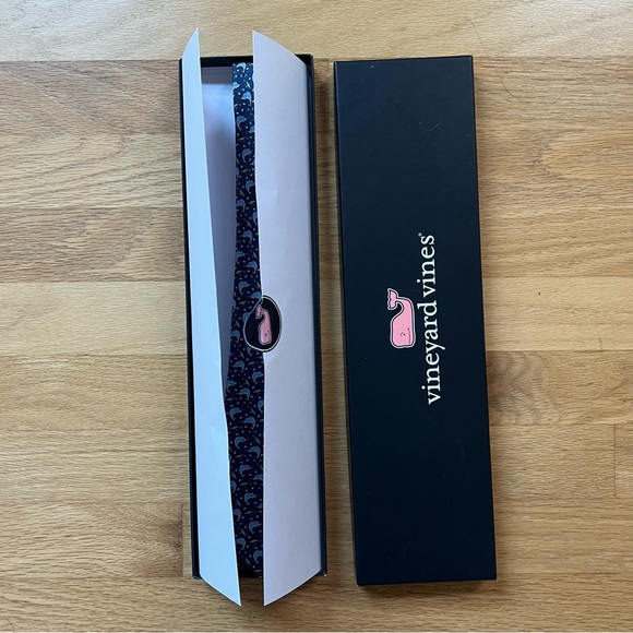 đł Vineyard Vines Boysâ Swordfish Tie - Picture 9 of 9